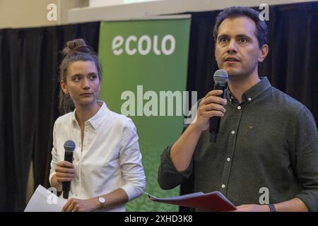 Louvain La Neuve, Belgien. Juli 2024. Die neu gewählten Samuel Cogolati und Marie Lecocq wurden während eines Parteitreffens der französischsprachigen grünen Partei Ecolo zur Wahl zweier neuer Parteivorsitzender in Louvain-La-Neuve am Samstag, den 13. Juli 2024, in Louvain-La-Neuve vorgestellt. Das Duo Samuel Cogolati und Marie Lecocq und das Tandem von Marie-Colline Leroy und Gilles Vanden Burre wetteifern um die Ko-Präsidentschaft von Ecolo. BELGA FOTO NICOLAS MAETERLINCK Credit: Belga News Agency/Alamy Live News Stockfoto