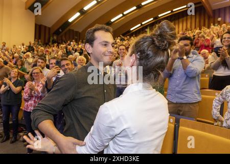 Louvain La Neuve, Belgien. Juli 2024. Die neu gewählten Samuel Cogolati und Marie Lecocq wurden während eines Parteitreffens der französischsprachigen grünen Partei Ecolo zur Wahl zweier neuer Parteivorsitzender in Louvain-La-Neuve am Samstag, den 13. Juli 2024, in Louvain-La-Neuve vorgestellt. Das Duo Samuel Cogolati und Marie Lecocq und das Tandem von Marie-Colline Leroy und Gilles Vanden Burre wetteifern um die Ko-Präsidentschaft von Ecolo. BELGA FOTO NICOLAS MAETERLINCK Credit: Belga News Agency/Alamy Live News Stockfoto