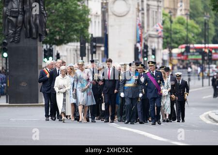 London, Großbritannien. Juli 2024. Königin Mathilde von Belgien (2L) und König Philippe - Filip von Belgien (R), dargestellt während einer internationalen Zeremonie im Rahmen des Gedenkens an die belgischen Soldaten, die während der beiden Weltkriege starben, am Samstag, den 13. Juli 2024 in London, Großbritannien. BELGA PHOTO BART LENOIR Credit: Belga News Agency/Alamy Live News Stockfoto