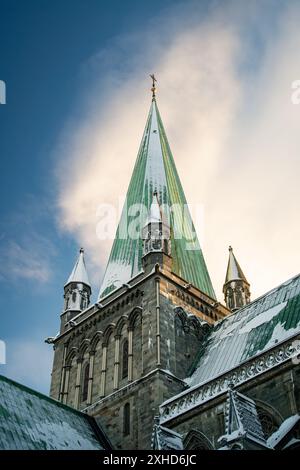 Trondheim - Norwegen. Die majestätische Nidarosdomen - Nidaros Kathedrale ist ein historisches und architektonisches Wahrzeichen Stockfoto