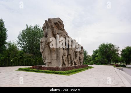 Russland, Wolgograd - 01. Juni 2024: Das mehrstellige Hochrelief Gedächtnis der Generationen ist das zentrale Element der Komposition des Eingangsplatzes Stockfoto