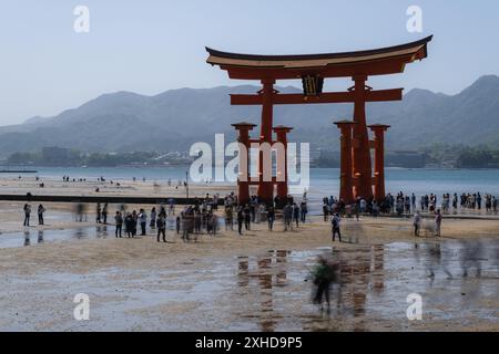 Torii des Itsukushima-Schreins in Miyajima, Japan Stockfoto