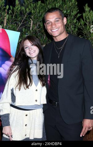LOS ANGELES - JUL 11: Abigail Pniowsky, Tyriq Withers bei der „Me“ Apple TV+ Series Premiere After Party im Ugo Restaurant am 11. Juli 2024 in Cu Stockfoto