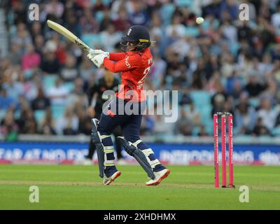 London, Großbritannien. Juli 2024. London, England, 13. Juli 2024: Danni Wyatt (28 England) während des vierten Vitality T20 International Spiels zwischen England und Neuseeland im Kia Oval in London. (Jay Patel/SPP) Credit: SPP Sport Press Photo. /Alamy Live News Stockfoto