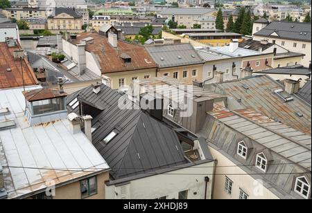 Salzburg, Österreich. Juli 2024. Panoramablick vom Kapuzinerberg Nord ins Stadtzentrum Stockfoto