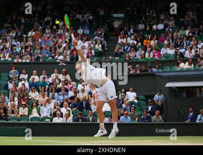 Juli 2024; All England Lawn Tennis and Croquet Club, London, England; Wimbledon Tennis Tournament, 13. Tag; Henry Patten (GBR) ist für Max Purcell (aus), Gentlemen's Doubles Finals Stockfoto