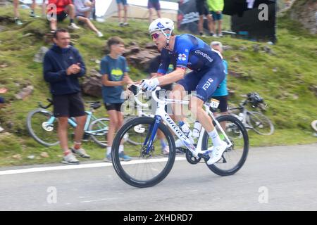 Bareges, Frankreich, 13. Juli 2024: Der Groupama-FDJ-Radfahrer Stefan Küng (94) während der 14. Etappe der Tour de France 2024 zwischen Pau und Saint-Lary-Soulan Pla d´Adet am 13. Juli 2024 in Bareges, Frankreich. Quelle: Alberto Brevers / Alamy Live News. Stockfoto