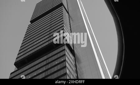 Madrid, Spanien. Juli 2024. Blick auf den Torre Cepsa auf dem Paseo de la Castellana in Madrid, im Finanzkomplex der 4 Türme. 13. Juli 2024 in Spanien (Foto: Oscar Gonzalez/SIPA USA) Credit: SIPA USA/Alamy Live News Stockfoto