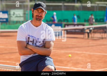 Porträt des ehemaligen Tennisspielers Juan Carlos Ferrero, der in acht Wochen 2003 die Nummer eins der ATP war und derzeit Trainer von Carlos Alcaraz war Stockfoto