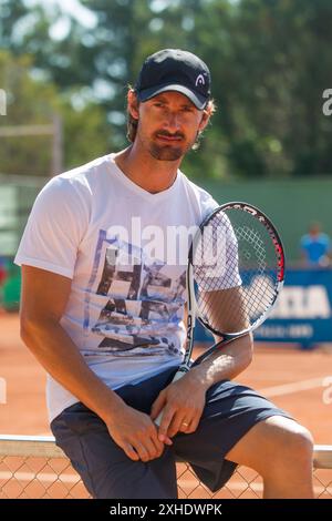 Porträt des ehemaligen Tennisspielers Juan Carlos Ferrero, der in acht Wochen 2003 die Nummer eins der ATP war und derzeit Trainer von Carlos Alcaraz war Stockfoto