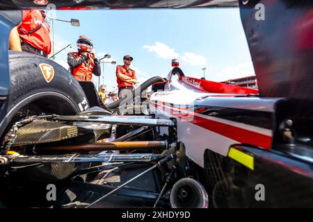 Newton, Ia, USA. Juli 2024. WILL POWER (12) aus Toowoomba, Australien, bereitet sich auf die Qualifikation für den Hy-Vee Homefront 250 auf dem Iowa Speedway in Newton, IA vor. (Kreditbild: © Walter G. Arce Sr./ASP via ZUMA Press Wire) NUR REDAKTIONELLE VERWENDUNG! Nicht für kommerzielle ZWECKE! Stockfoto
