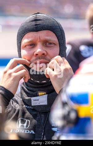 Newton, Ia, USA. Juli 2024. Felix Rosenqvist (60) aus Varnamo, Schweden, bereitet sich auf die Qualifikation für den Hy-Vee Homefront 250 auf dem Iowa Speedway in Newton, IA vor. (Kreditbild: © Walter G. Arce Sr./ASP via ZUMA Press Wire) NUR REDAKTIONELLE VERWENDUNG! Nicht für kommerzielle ZWECKE! Stockfoto
