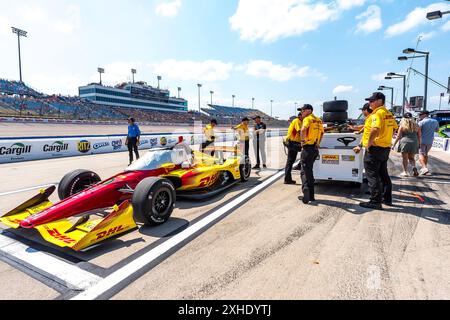 Newton, Ia, USA. Juli 2024. ALEX PALOU (10) aus Barcelona bereitet sich auf die Qualifikation für den Hy-Vee Homefront 250 auf dem Iowa Speedway in Newton, IA vor. (Kreditbild: © Walter G. Arce Sr./ASP via ZUMA Press Wire) NUR REDAKTIONELLE VERWENDUNG! Nicht für kommerzielle ZWECKE! Stockfoto