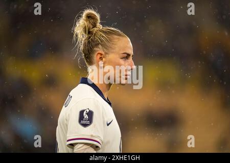 Englands Alex Greenwood nach dem Gruppenspiel der UEFA-Frauen-Europameisterschaft der Gruppe 3 zwischen England Frauen und der Republik Irland am Freitag, den 12. Juli 2024 in Carrow Road, Norwich. (Foto: David Watts | MI News) Credit: MI News & Sport /Alamy Live News Stockfoto