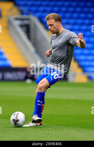 Tom Conlon vom Oldham Athletic Association Football Club während des Freundschaftsspiels zwischen Oldham Athletic und Stockport County im Boundary Park, Oldham am Samstag, den 13. Juli 2024. (Foto: Thomas Edwards | MI News) Credit: MI News & Sport /Alamy Live News Stockfoto