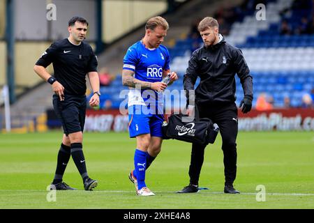 Tom Conlon vom Oldham Athletic Association Football Club während des Freundschaftsspiels zwischen Oldham Athletic und Stockport County im Boundary Park, Oldham am Samstag, den 13. Juli 2024. (Foto: Thomas Edwards | MI News) Credit: MI News & Sport /Alamy Live News Stockfoto