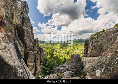 Ein Felsen in Tustan Festung Place Skole Beskids National Nature Park Lemberg Region Stockfoto