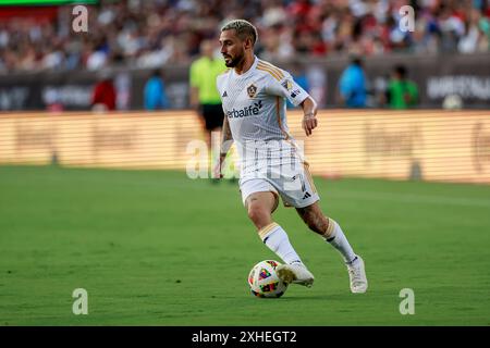 Frisco, Texas, USA. Juli 2024. Los Angeles Galaxy Stürmer DIEGO FAGUNDEZ (7) übernimmt den Ball während eines MLS-Spiels zwischen dem FC Dallas und Los Angeles Galaxy im Toyota Stadium. Dallas gewinnt mit 2:0. (Kreditbild: © Mark Fann/ZUMA Press Wire) NUR REDAKTIONELLE VERWENDUNG! Nicht für kommerzielle ZWECKE! Stockfoto