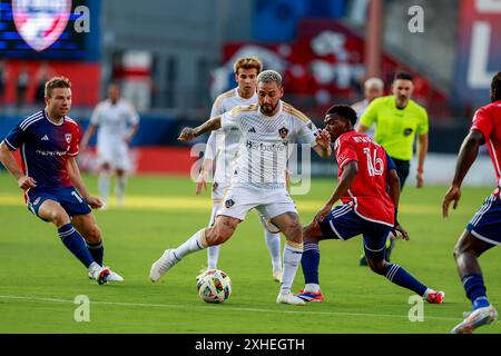 Frisco, Texas, USA. Juli 2024. Los Angeles Galaxy Stürmer DIEGO FAGUNDEZ (7) übernimmt den Ball während eines MLS-Spiels zwischen dem FC Dallas und Los Angeles Galaxy im Toyota Stadium. Dallas gewinnt mit 2:0. (Kreditbild: © Mark Fann/ZUMA Press Wire) NUR REDAKTIONELLE VERWENDUNG! Nicht für kommerzielle ZWECKE! Stockfoto