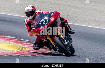 12. Juli 2024 Monterey, CA, U.S.A Rider Ruben Xaus Feeling Parts(11) kam aus Runde 3 während der Mission Foods MotoAmerica King of the Baggers Practice 1 in WeatherTech Laguna Seca Monterey, CA Thurman James/CSM Stockfoto