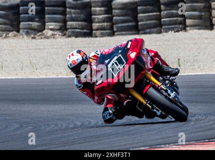 12. Juli 2024 Monterey, CA, U.S.A Rider Ruben Xaus Feeling Parts(11) kam aus Runde 3 während der Mission Foods MotoAmerica King of the Baggers Practice 1 in WeatherTech Laguna Seca Monterey, CA Thurman James/CSM Stockfoto