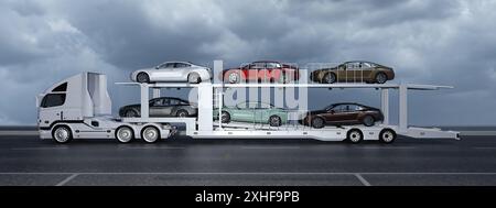 Ein Autotransporter, beladen mit sechs Mittelklasse-Autos mit elektrischem Antrieb unter einem dynamischen, bewölkten Himmel Stockfoto