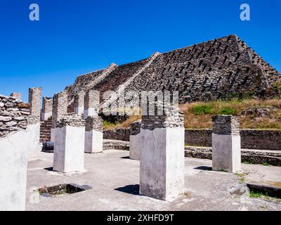 Atemberaubender Blick auf die Ruinen der Quetzalcoatl-Pyramide und den verbrannten Palast in Tula, Mexiko Stockfoto