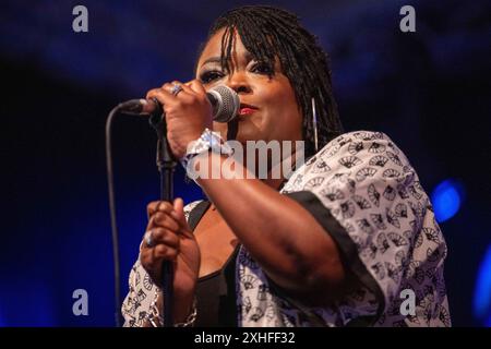 Shemekia Copeland Gesang. Xettx, Deutschland, Gaildorf, 13.07.2024, 28. Bluesfest, 2024, Bluesfest, Shemekia Copeland USA, Kocherwiese Foto: A2 Bildagentur/Peter Hartenfelser *** Shemekia Copeland Vocals xettx, Deutschland, Gaildorf, 13 07 2024, 28 Bluesfest, 2024, Bluesfest, Shemekia Copeland USA , Kocherwiese Foto A2 Bildagentur Peter Hartenfelser Stockfoto