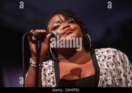 Shemekia Copeland Gesang. Xettx, Deutschland, Gaildorf, 13.07.2024, 28. Bluesfest, 2024, Bluesfest, Shemekia Copeland USA, Kocherwiese Foto: A2 Bildagentur/Peter Hartenfelser *** Shemekia Copeland Vocals xettx, Deutschland, Gaildorf, 13 07 2024, 28 Bluesfest, 2024, Bluesfest, Shemekia Copeland USA , Kocherwiese Foto A2 Bildagentur Peter Hartenfelser Stockfoto