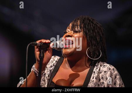 Shemekia Copeland Gesang. Xettx, Deutschland, Gaildorf, 13.07.2024, 28. Bluesfest, 2024, Bluesfest, Shemekia Copeland USA, Kocherwiese Foto: A2 Bildagentur/Peter Hartenfelser *** Shemekia Copeland Vocals xettx, Deutschland, Gaildorf, 13 07 2024, 28 Bluesfest, 2024, Bluesfest, Shemekia Copeland USA , Kocherwiese Foto A2 Bildagentur Peter Hartenfelser Stockfoto