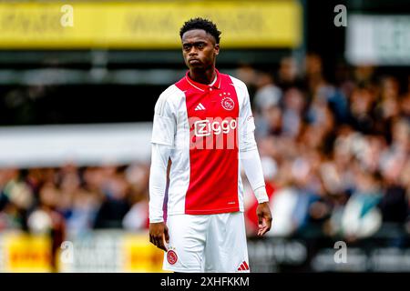 Wezep, Niederlande. Juli 2024. WEZEP, 13-07-2024, Sportpark Mulderssingel, Fußball, Friendly, Saison 2024/2025, während des Spiels Ajax - Rangers FC, Ajax Spieler Jaydon Banel Credit: Pro Shots/Alamy Live News Stockfoto