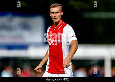 Wezep, Niederlande. Juli 2024. WEZEP, 13-07-2024, Sportpark Mulderssingel, Fußball, Friendly, Saison 2024/2025, während des Spiels Ajax - Rangers FC, Ajax Spieler Sivert Mannsverk Credit: Pro Shots/Alamy Live News Stockfoto