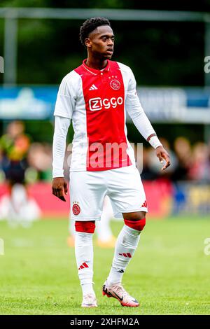 Wezep, Niederlande. Juli 2024. WEZEP, 13-07-2024, Sportpark Mulderssingel, Fußball, Friendly, Saison 2024/2025, während des Spiels Ajax - Rangers FC, Ajax Spieler Jaydon Banel Credit: Pro Shots/Alamy Live News Stockfoto