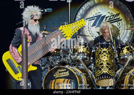 Elwood Francis und Frank Beard von ZZ Top live beim Sommerfestival 2024 unter dem Motto Beats, Bands und Beach in der Autostadt. Wolfsburg, 13.07.2024 *** Elwood Francis und Frank Beard von ZZ Top live beim Sommerfest 2024 unter dem Motto Beats, Bands and Beach in der Autostadt Wolfsburg, 13 07 2024 Foto:Xu.xStammx/xFuturexImagex zztop 4717 Stockfoto