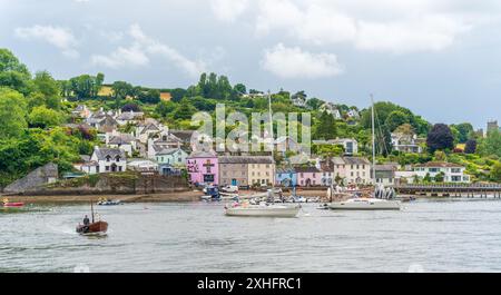 Dittisham, Großbritannien - 13. Juli 2024: Dittisham liegt am Westufer des Dart, flussaufwärts von Dartmouth, in Devon, Großbritannien Stockfoto