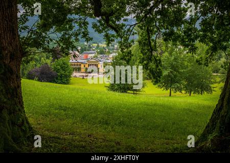 Panoramablick auf die Kaiservilla in Bad Ischl in Österreich. Stockfoto