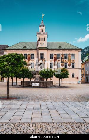 Blick auf das Alte Rathaus in Bad Reichenhall in Deutschland. Stockfoto