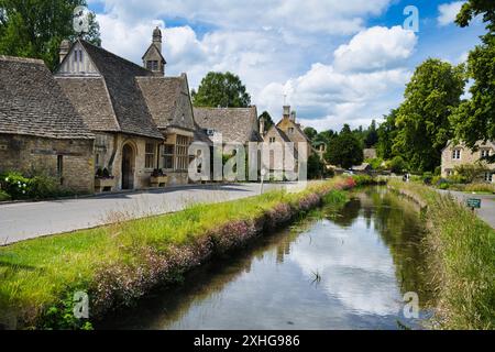 Lower Slaughter, eine Siedlung, die über tausend Jahre alt ist und vielleicht das schönste Dorf in ganz Gloucestershire ist Stockfoto