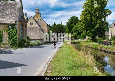 Lower Slaughter, eine Siedlung, die über tausend Jahre alt ist und vielleicht das schönste Dorf in ganz Gloucestershire ist Stockfoto