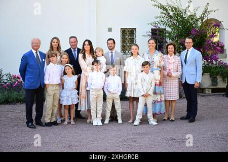 Borgholm, Schweden. Juli 2024. König Carl Gustaf, Prinzessin Madeleine und Ehemann Chris O'Neill mit Kindern Prinz Nicolas, Prinzessin Adrienne und Prinzessin Leonore, Prinzessin Sofia und Prinz Carl Philip mit Kindern Prinz Alexander, Prinz Gabriel und Prinz Julian, Königin Silvia, Prinz Daniel und Kronprinzessin Victoria mit den Kindern Prinzessin Estelle und Prinz Oscar während der Feierlichkeiten zum 47. Geburtstag von Kronprinzessin Victoria im Solliden Palace, Borgholm, Schweden, 14. Juli 2024. Foto: Jonas Ekströmer/TT/Code 10030 Credit: TT News Agency/Alamy Live News Stockfoto