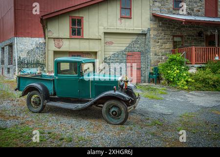 Ford Model A Roadster Truck im Vintage 1929 in ländlicher Umgebung, Tatamy. Pennsylvania, USA Stockfoto