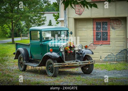 Ford Model A Roadster Truck im Vintage 1929 in ländlicher Umgebung, Tatamy. Pennsylvania, USA Stockfoto