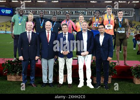 HSH Prinz Albert II. Von Monaco überreicht die Medaillen mit Sebastian Coe (Präsident des Internationalen Leichtathletik-Verbands Federati) Stockfoto