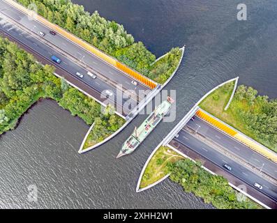 Luftaufnahme vom Aquadukt Veluwemeer in Harderwijk, Niederlande Stockfoto