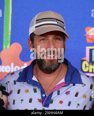 Adam Sandler nimmt am 13. Juli 2024 an den Nickelodeon Kids' Choice Awards 2024 im Barker Hangar in Santa Monica, Kalifornien, Teil. Foto: Crash/imageSPACE/SIPA USA Stockfoto