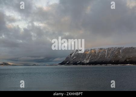 Fjorde von Westnorwegen außerhalb von Aalesund Stockfoto