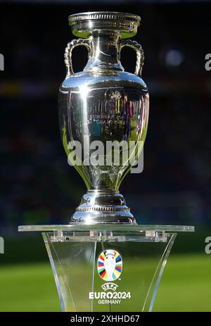 Ein allgemeiner Überblick über den Henri Delaunay Cup vor dem Endspiel der UEFA Euro 2024 im Olympiastadion in Berlin. Bilddatum: Sonntag, 14. Juli 2024. Stockfoto