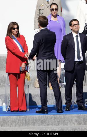 Paris, Frankreich. Juli 2024. Feierlichkeiten zum Bastille-Tag, dem französischen Nationalfeiertag am Sonntag, 14. Juli 2024, mit der Militärparade von der Avenue Foch in Anwesenheit des französischen Präsidenten Emmanuel Macron in Paris, Frankreich. Quelle: Bernard Menigault/Alamy Live News Stockfoto