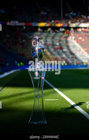 Symbolbild / Themenfoto Praesentation des EM Pokals Henri-Delaunay-Pokal im Stadion, GER, Spanien (ESP) vs England (eng), Fussball Europameisterschaft, UEFA EURO 2024, Finale, 14.07.2024 Foto: Eibner-Pressefoto/Michael Memmler Stockfoto