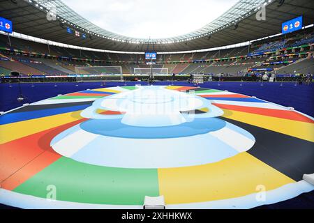 Berlin am Sonntag, 14. Juli 2024. Das Olympiastadion vor dem Finale der UEFA-Europameisterschaft zwischen Spanien und England im Olympiastadion, Berlin am Sonntag, den 14. Juli 2024. (Foto: Pat Scaasi | MI News) Credit: MI News & Sport /Alamy Live News Stockfoto